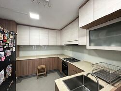 Blk 323 Jurong East Street 31 (Jurong East), HDB Executive #629299391